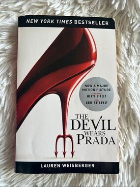 The Devil Wears Prada by Lauren Weisberger - Red and White